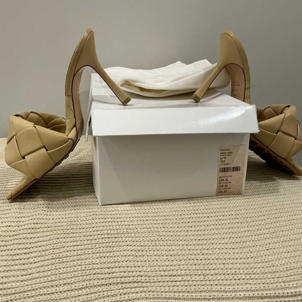 Bottega Veneta Tan Woven Heels